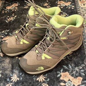 North face women’s hiking shoes 6.5